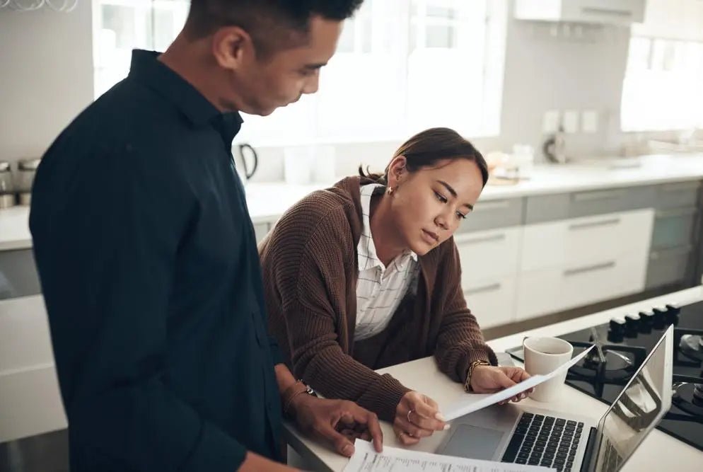 Choosing the Right Insurance Agent or Broker: The Key Factors to Consider - Uber Finance