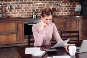 Choosing the Right Life Insurance: Whole Life vs. Term - Uber Finance