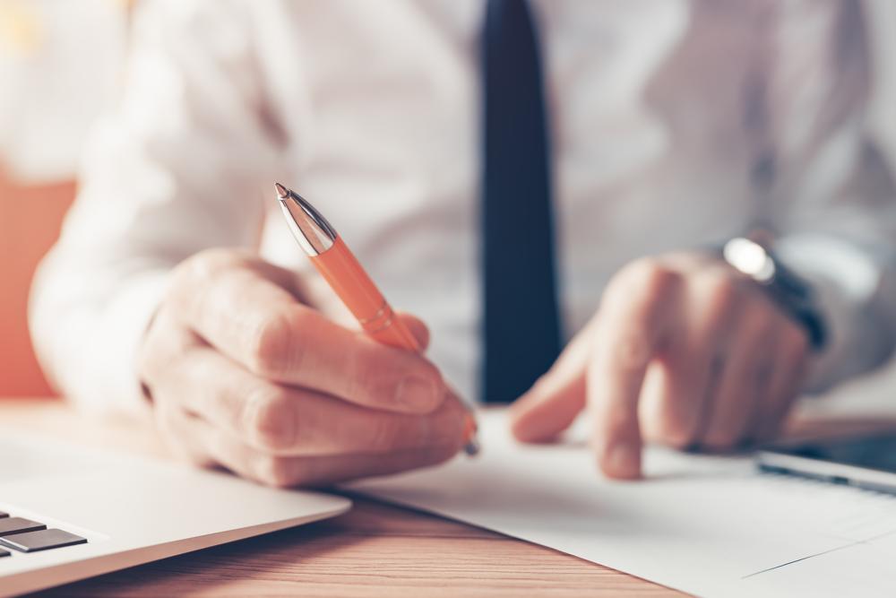 Choosing the Right Life Insurance: Whole Life vs. Term
